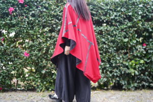 red base fake leather design poncho *