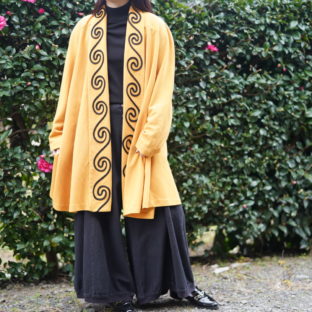 mustard color swirl embroidery haori coat *