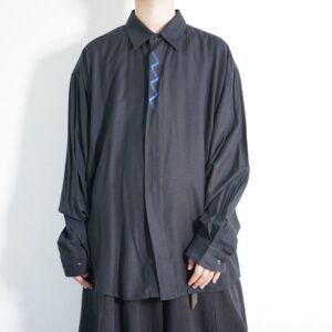 mode black × glossy blue flyfront embroidery shirt