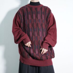oversized burgundy × black 3D knit