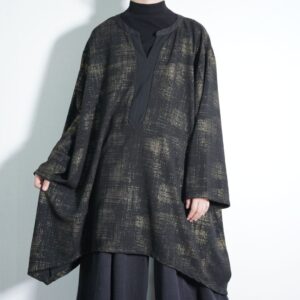 oversized black × gold kasuri pattern pullover