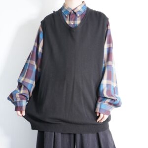 oversized minimal black knit vest