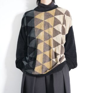 black × earth color geometric velours like pile knit