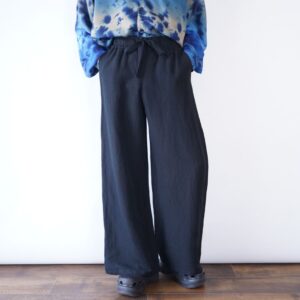 mode black wide silhouette easy pants
