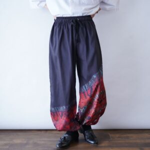black base tie-dye pattern balloon wide pants