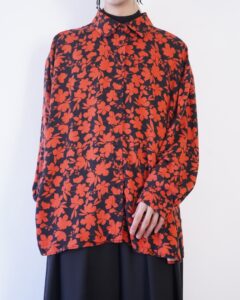 black × red flower pattern shirt