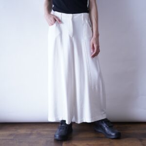 all white color drape wide hakama pants