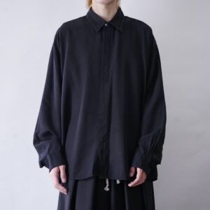oversized drape fabric fly front & collar embroidery shirt