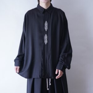 DEAD STOCK black rayon flyfront embroidery shirt