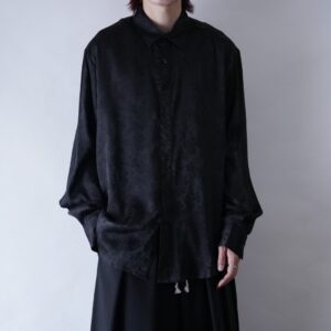 DEAD STOCK glossy flower pattern × black satin drape shirt