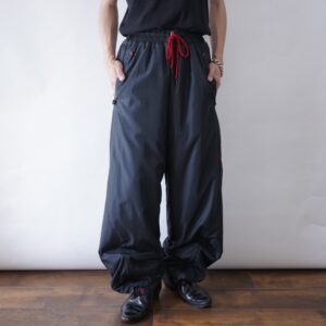 【NIKE JORDAN】oversized black × red gimmick poly wide pants