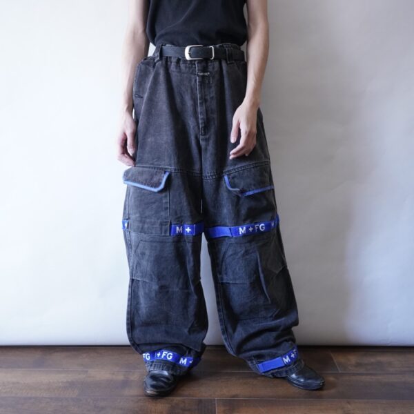 【MARITHE FRANCOIS GIRBAUD】blue velcro × black denim wide baggy shuttle pants