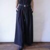 mode black drape fabric pleats tuck wide slacks