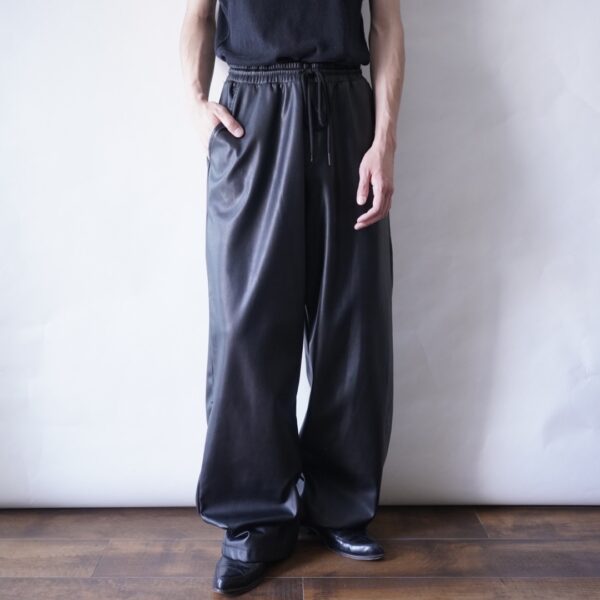 glossy fake leather easy wide pants