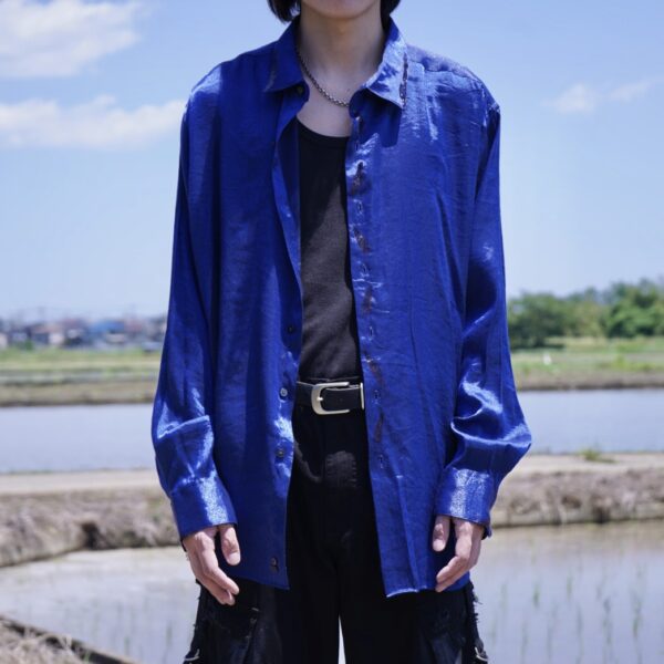 "PAINT" glossy blue body navy × violet paint shirt