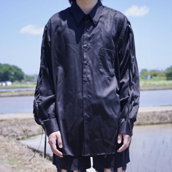 "LACE-UP" black × black fake leather lace-up shirt