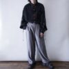 "China × Lace-up" black × red shirt