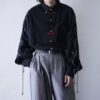 "China × Lace-up" black × red shirt