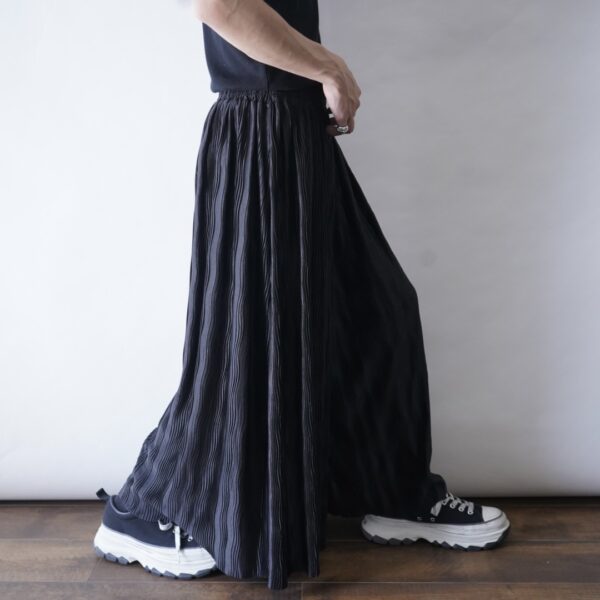 "鬼プリーツ鬼光沢" super wide silhouette pants