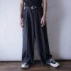 "無地でワイド、これが一番出ん" wide slacks