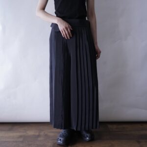 many pleats design glossy wide hakama pants
