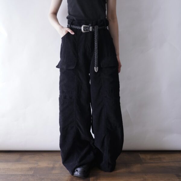 "コーズでワイドでギミック" black corduroy cargo motif baggy wide pants