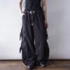 "ギミック満載ワイドテックパンツ"