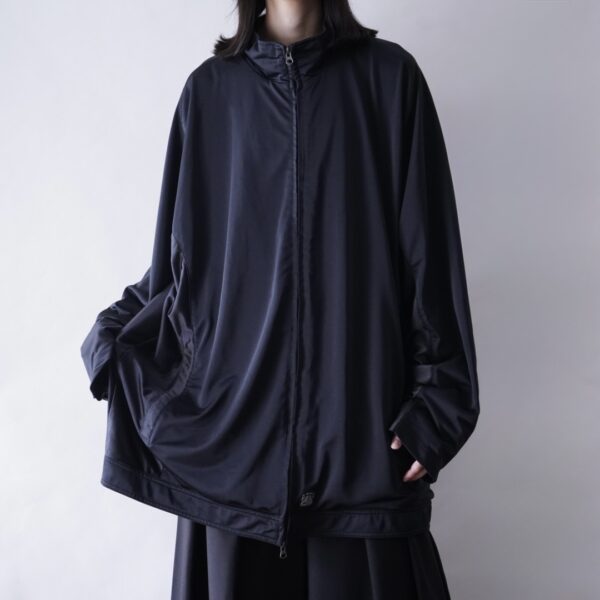 【NIKE】"超オーバーサイズな光沢黒と黒ジャージのコンビネーション技トラックジャケット"