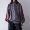 【adidas】"光沢グレーと赤のマリアージュトラックジャケット"