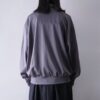 【adidas】"光沢グレーと赤のマリアージュトラックジャケット"