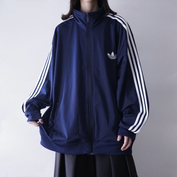 【adidas】"オーバーサイズでちゃんと身幅広めトラックジャケット"