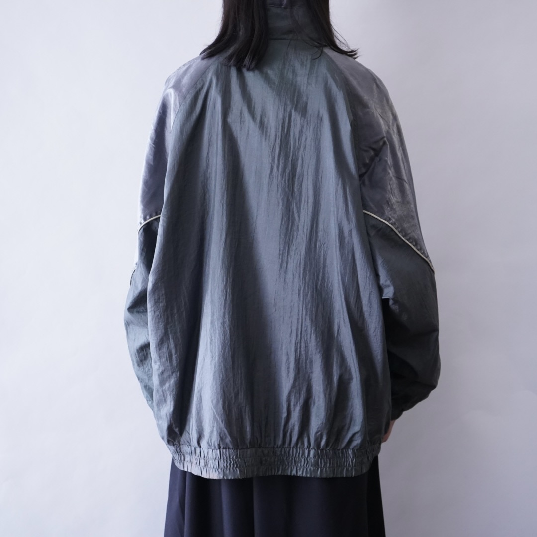 glossy silver switching blouson