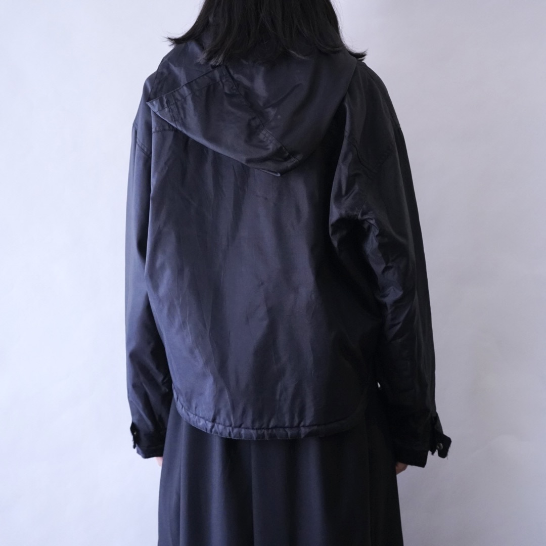 short length nylon gimmick reversible jacket