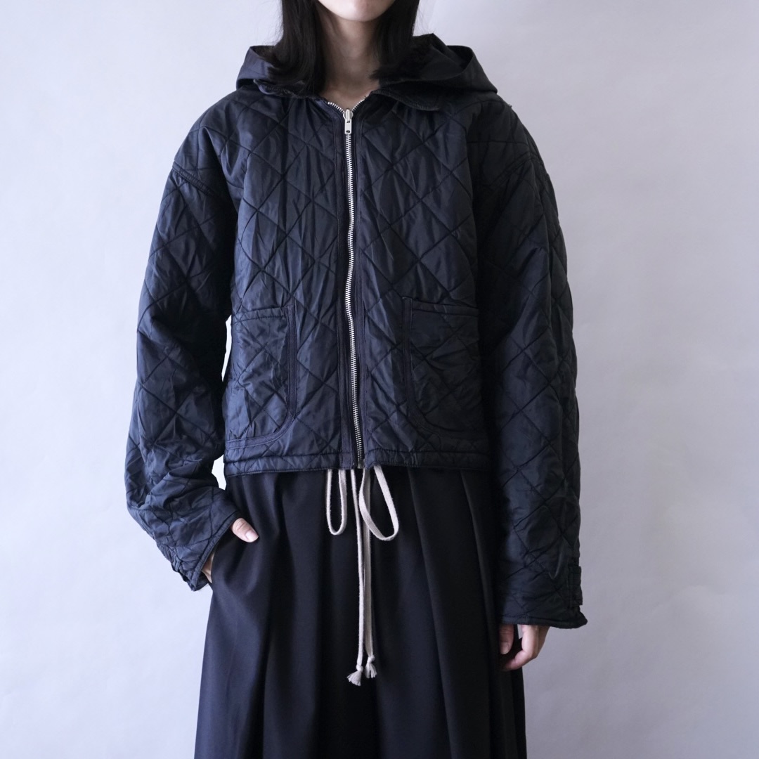 short length nylon gimmick reversible jacket
