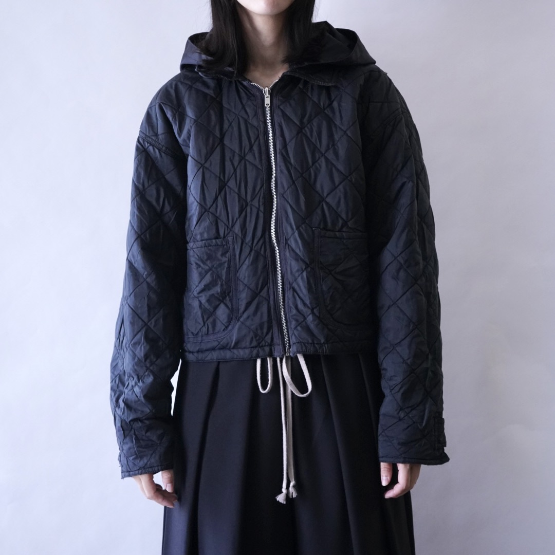 short length nylon gimmick reversible jacket