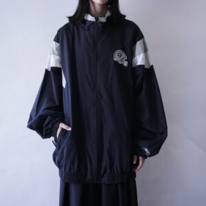 【Reebok】oversized ”RAIDERS” back embroidery nylon jacket