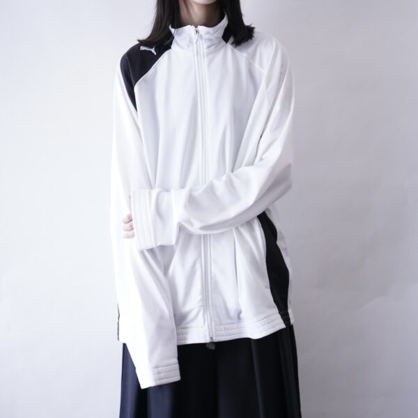 【PUMA】white × black monotone track jacket