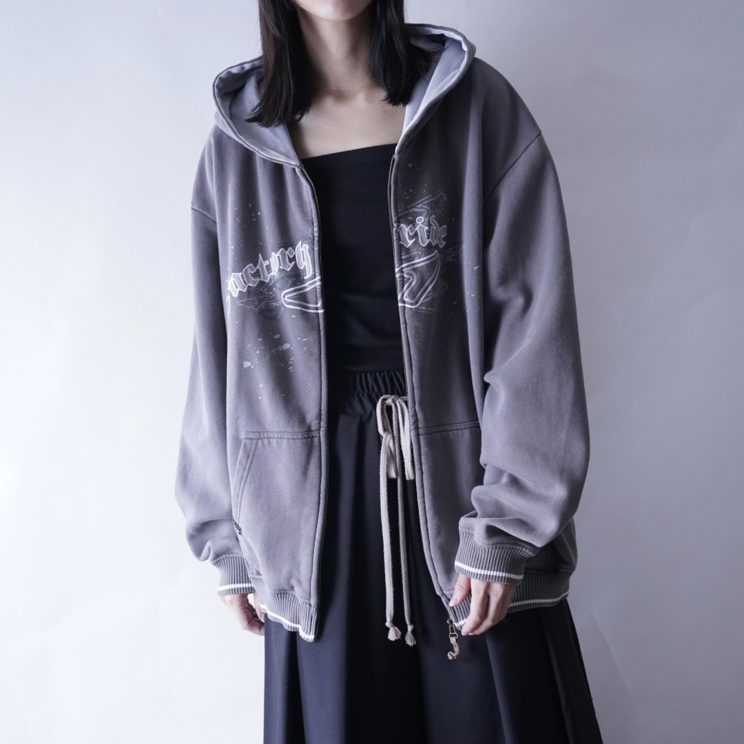 “Y2K” textile fade gray zip parka