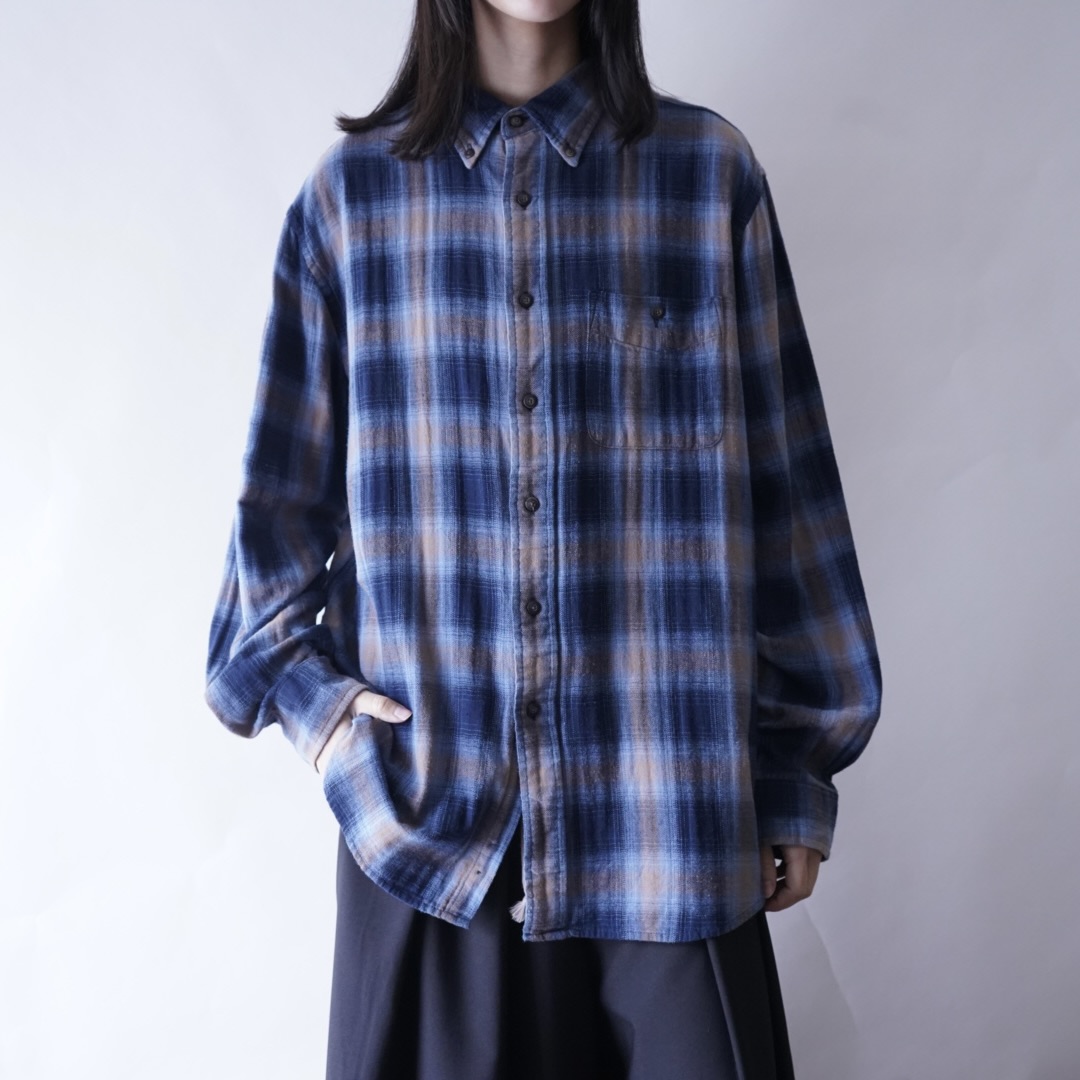 good color shadow check shirt