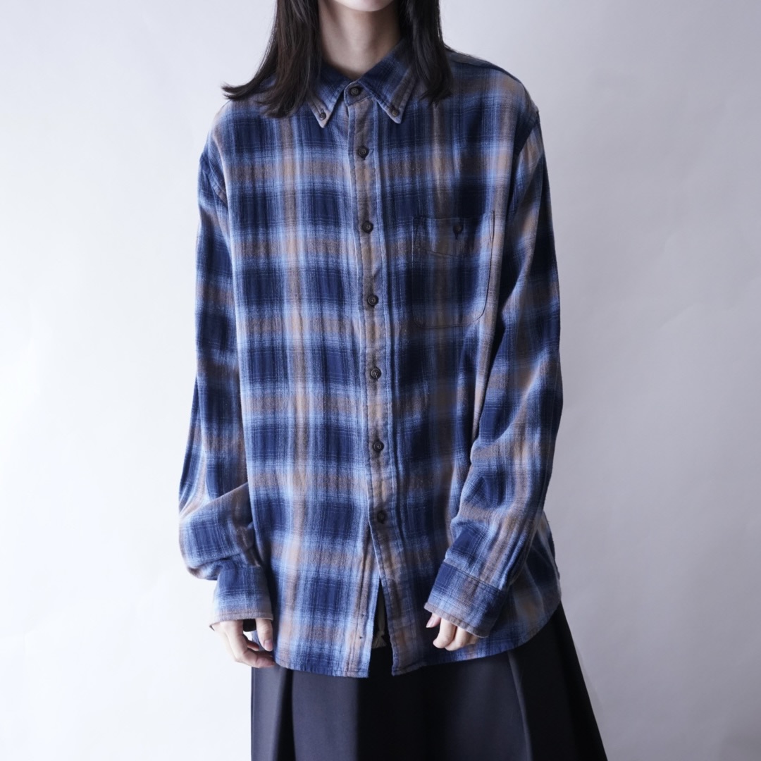 good color shadow check shirt