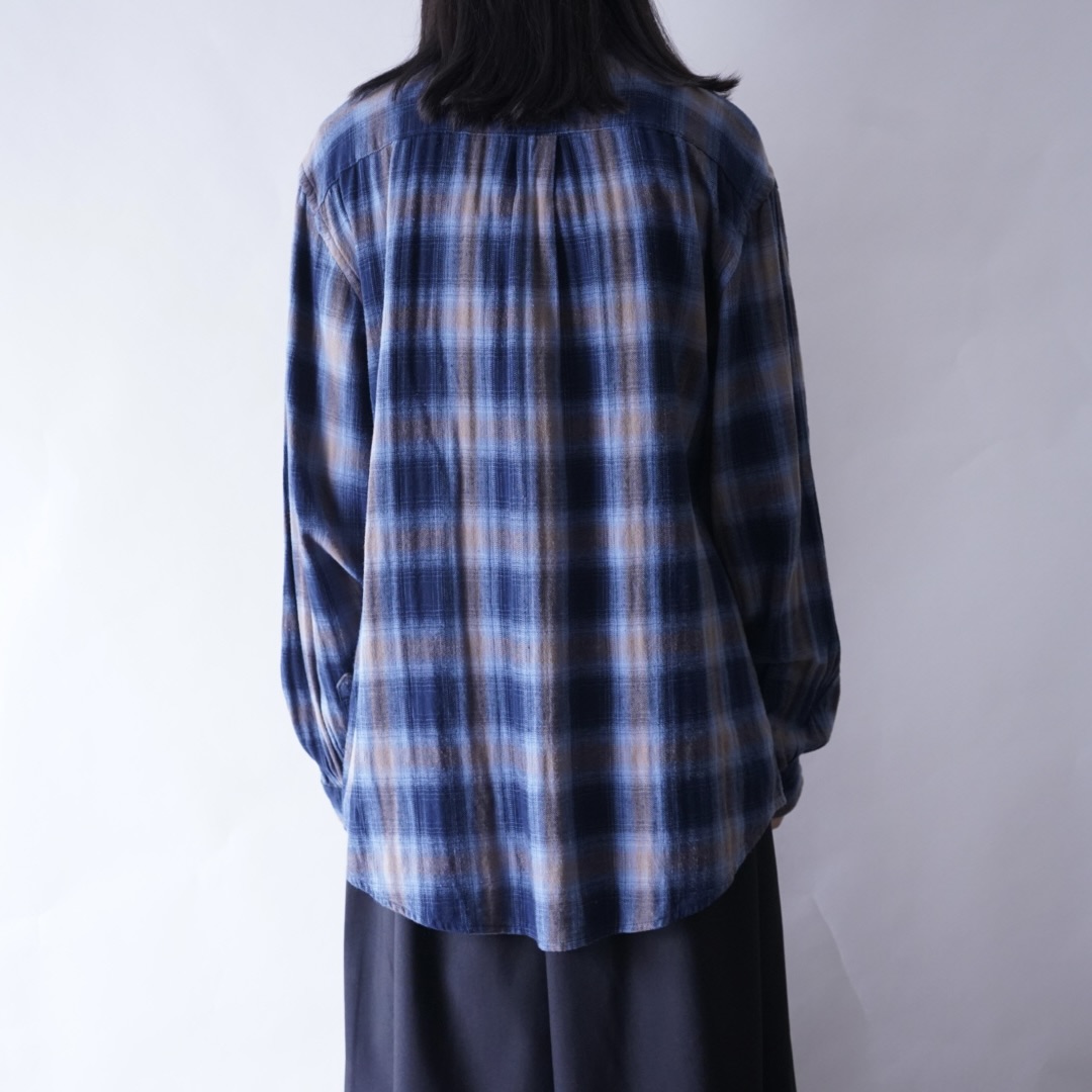 good color shadow check shirt