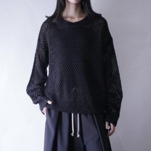 low gauge mesh design knit