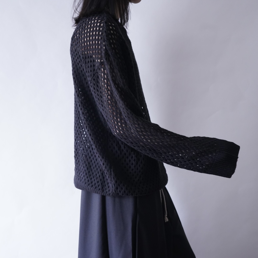 low gauge mesh design knit