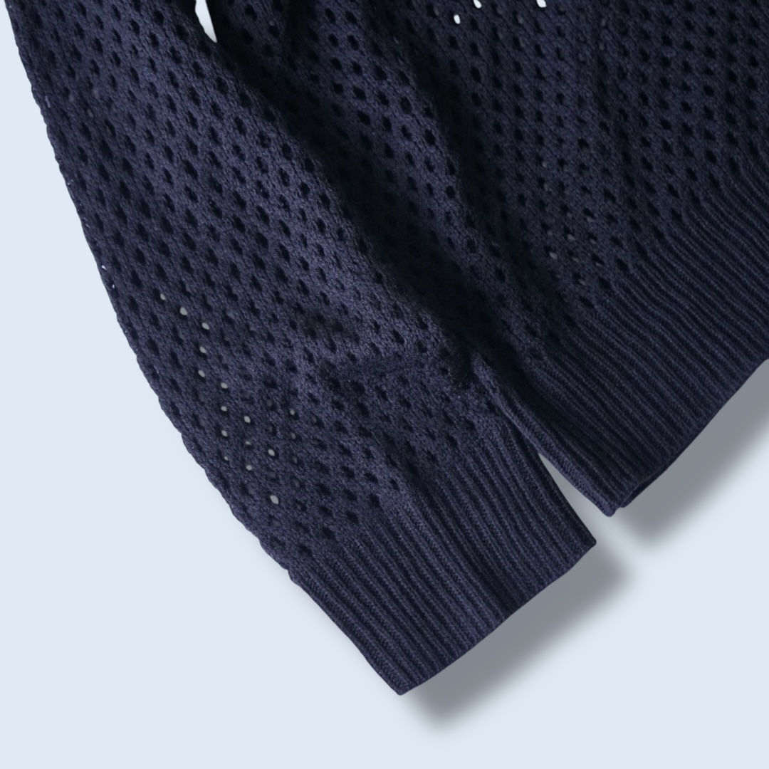 low gauge mesh design knit