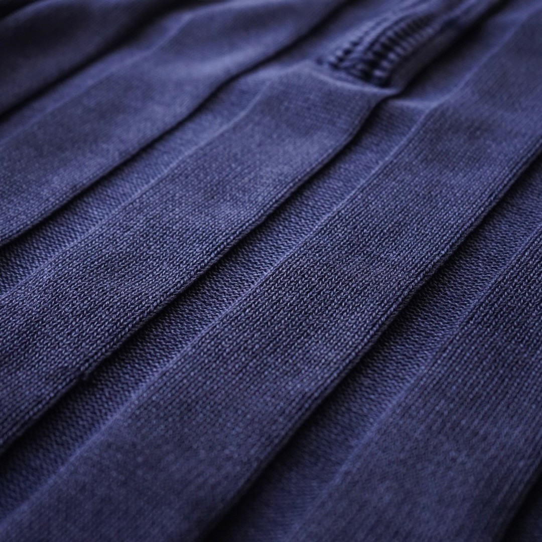 fade black neon color line lib half zip knit