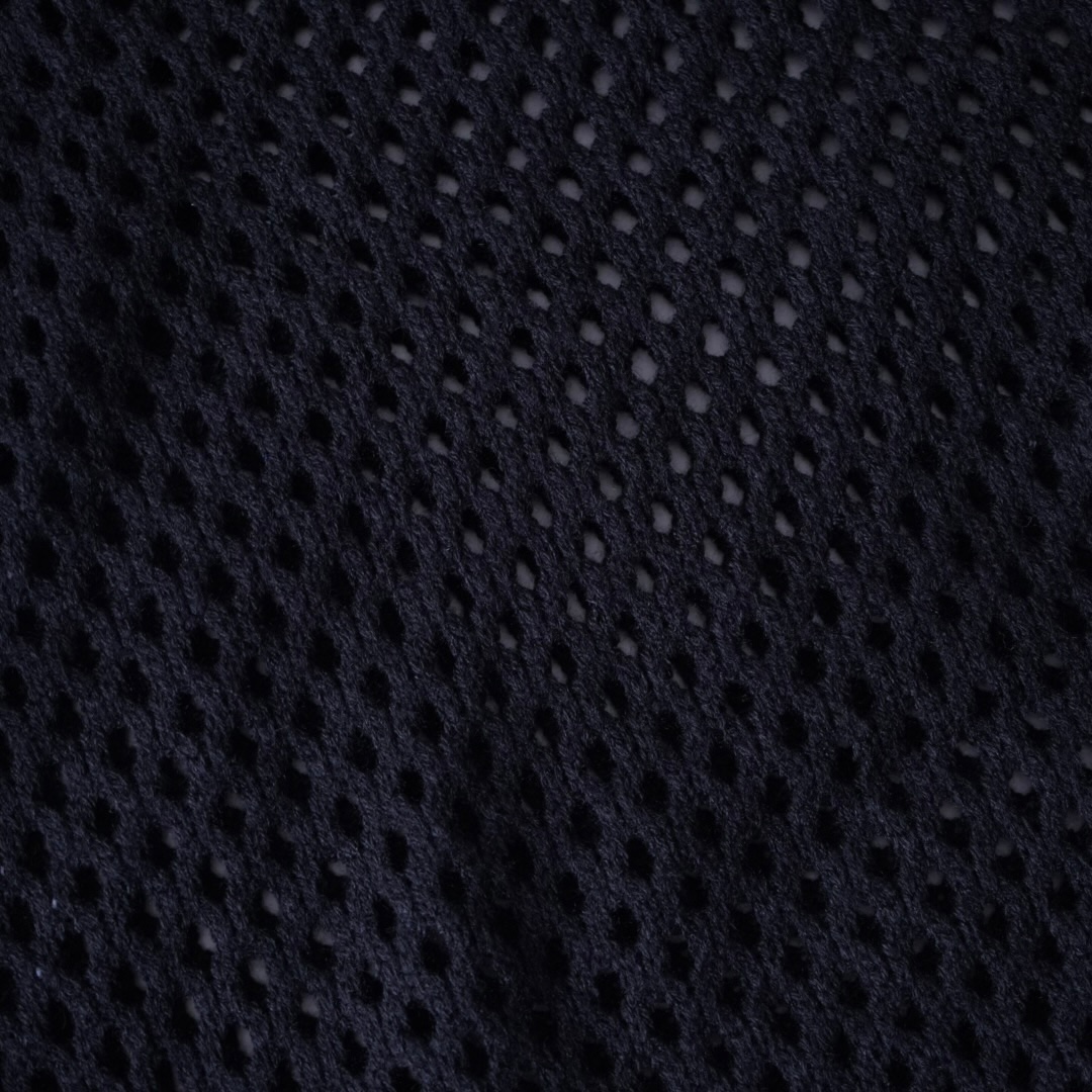 low gauge mesh design knit