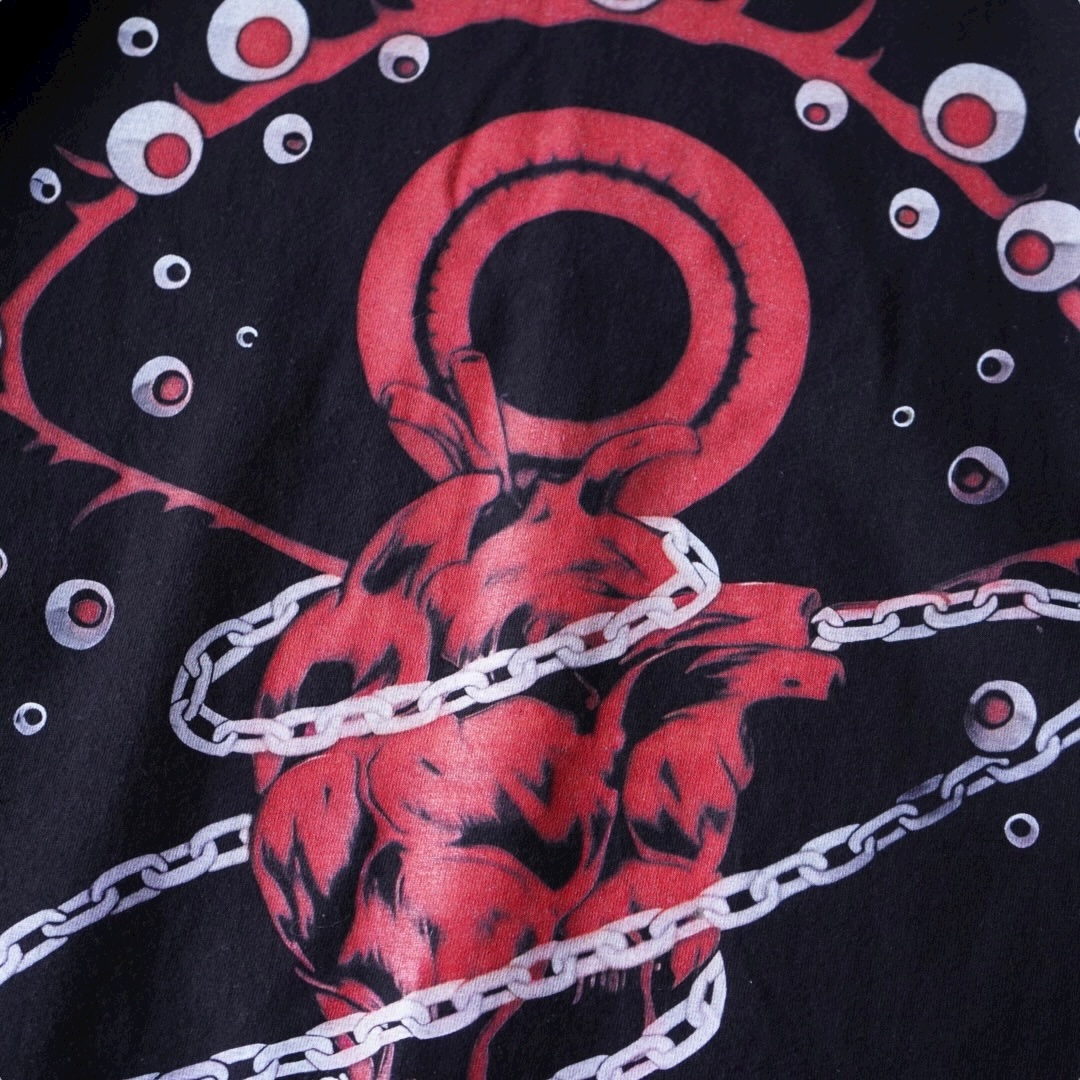 “緋の眼クラピカ / HUNTER×HUNTER” double side print tee