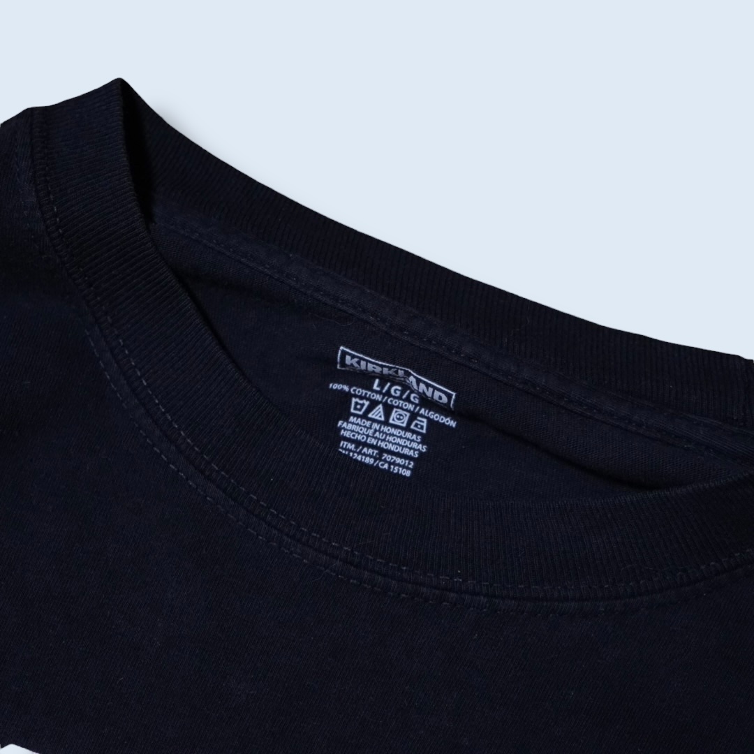 "何かを見つけたマキマさんピン / チェンソーマン" print tee