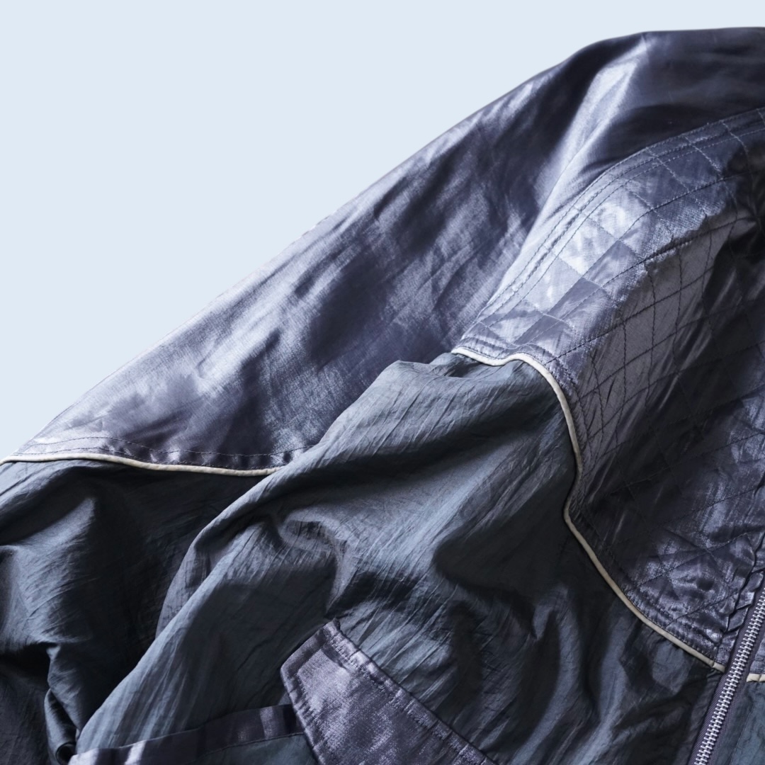glossy silver switching blouson