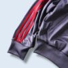 【adidas】"光沢グレーと赤のマリアージュトラックジャケット"